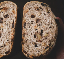 Afbeelding in Gallery-weergave laden, Noten-rozijnenbrood 400 gram
